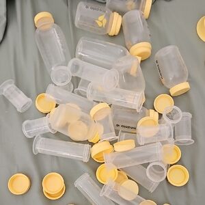 Medela Milk Storage Containers with Yellow Caps